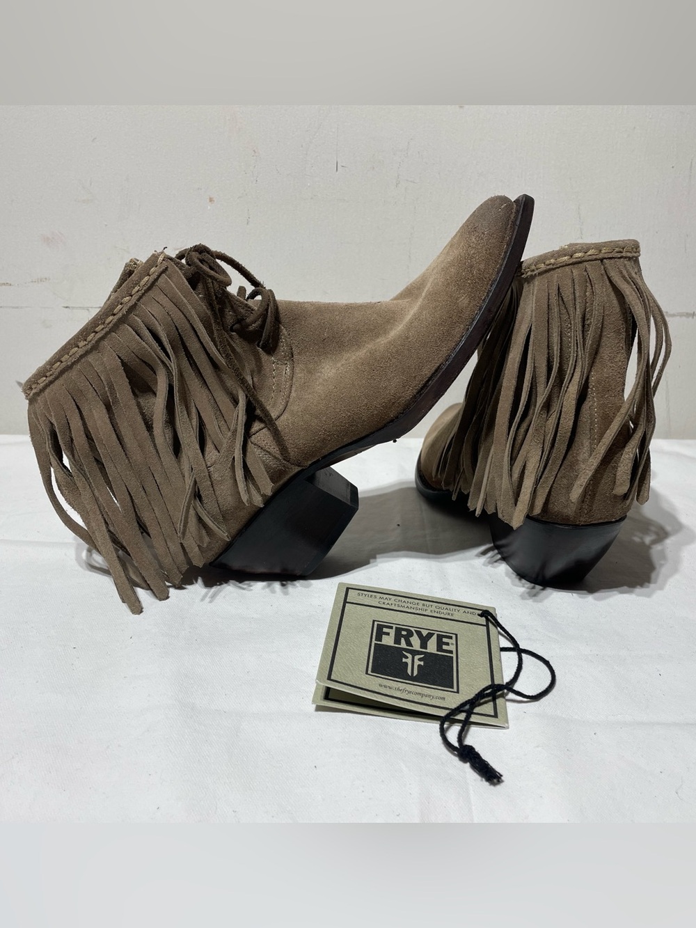 Frye Suede Fringe Western Booties Women’s 7.5 Ash Tan Southwestern Leather
